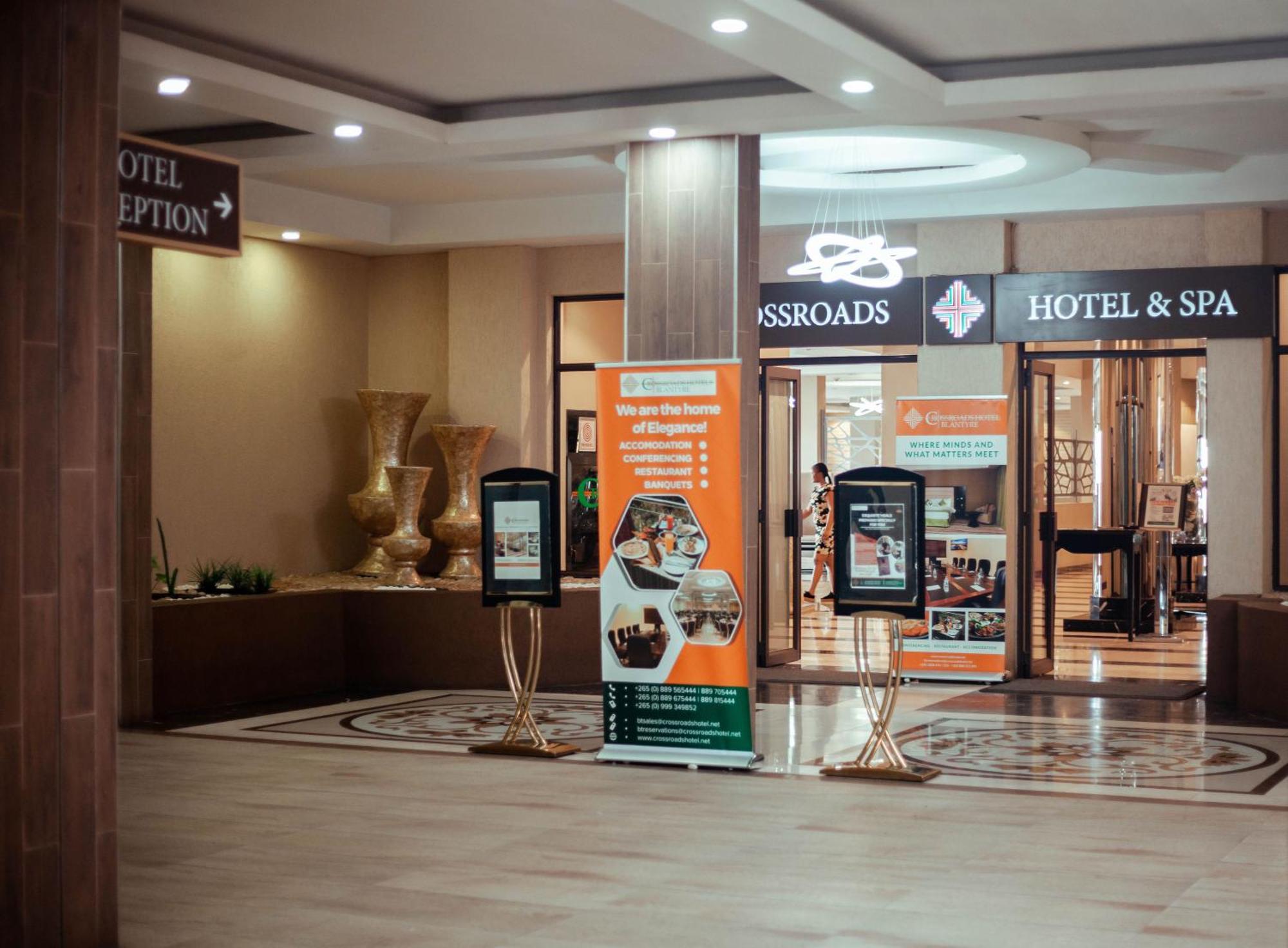 Crossroads Hotel Blantyre Exterior foto
